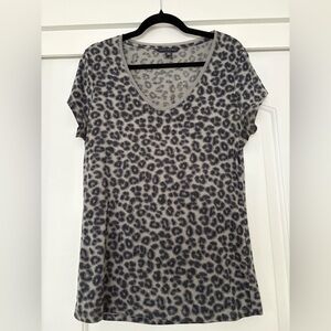 Banana Republic Gray Leopard Print V-Neck Tee